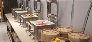 Desayuno buffet diario (CNY 38 por persona)