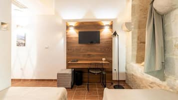 1 bedroom, minibar, in-room safe, desk