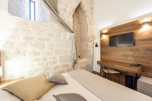 Minibar, in-room safe, desk, free WiFi - Heritage Hotel Maskovica Han (Pakostane)