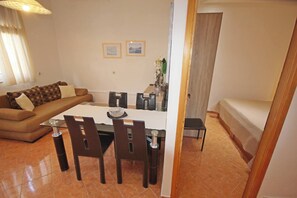 Apartment, 1 Bedroom | Dining
