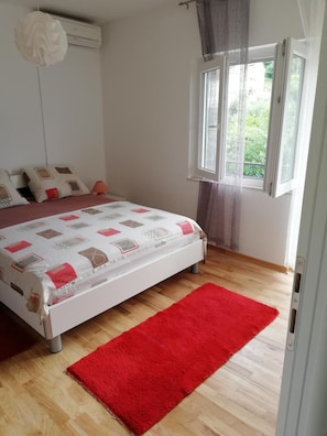 3 bedrooms, iron/ironing board, bed sheets - Vacation House Dunja (Runovici)