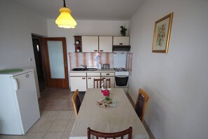 Dining - Anita Dikloclose To The Beach5 Persons (Zadar)