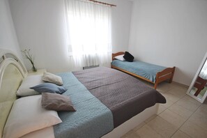 2 bedrooms, WiFi - Anita Dikloclose To The Beach5 Persons (Zadar)