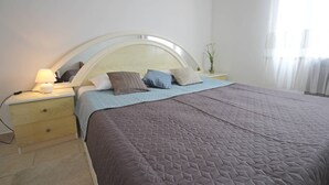 2 bedrooms, WiFi - Anita Dikloclose To The Beach5 Persons (Zadar)