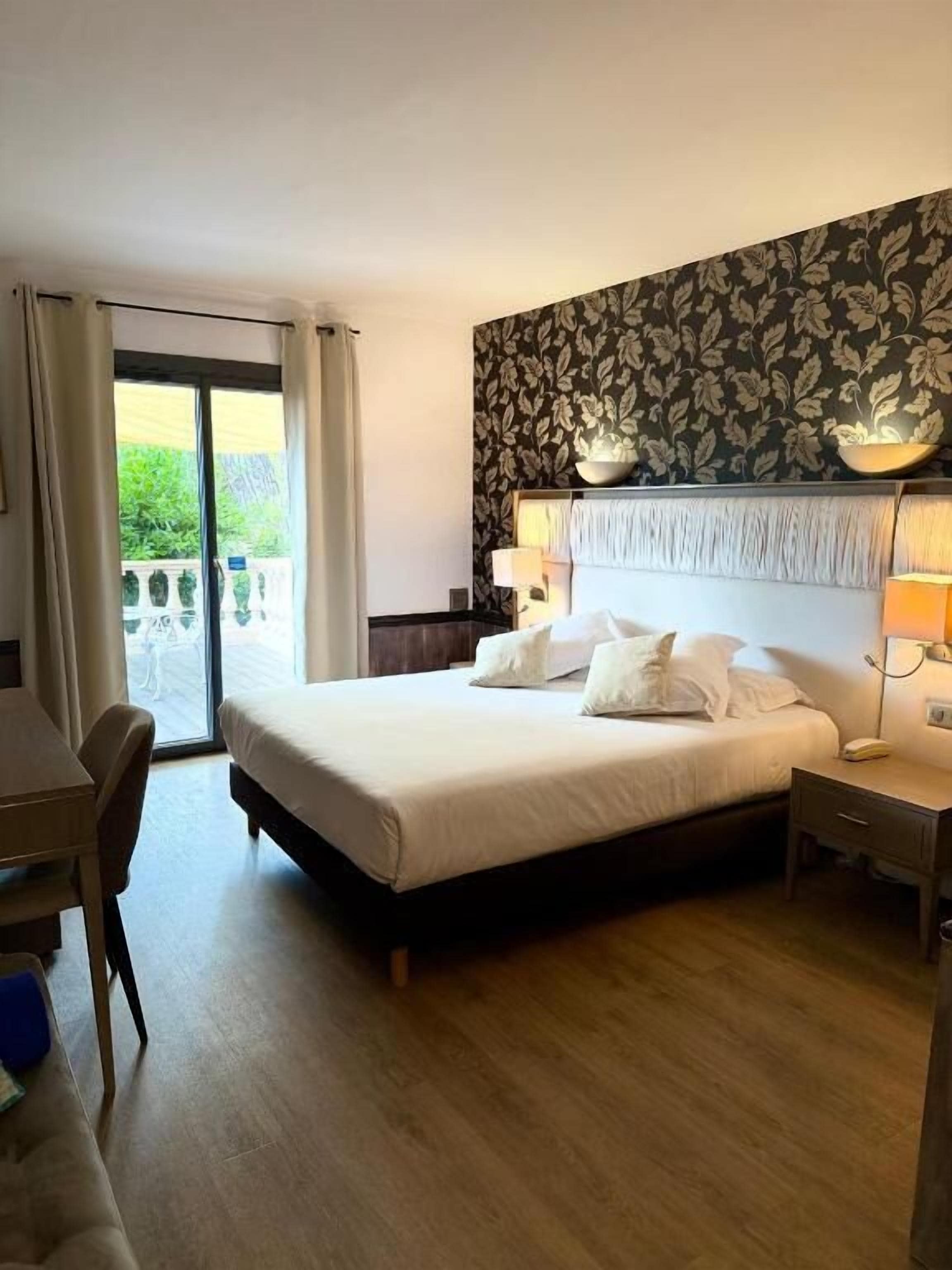 Chambre Double Supérieure, terrasse | Coffres-forts dans les chambres, décoration personnalisée