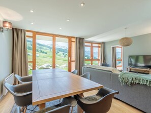 Interior - Stunning 4-room property for 6 with pool, spa, fitness, covered parking, ski-in/ski-out (Bourg-Saint-Maurice)