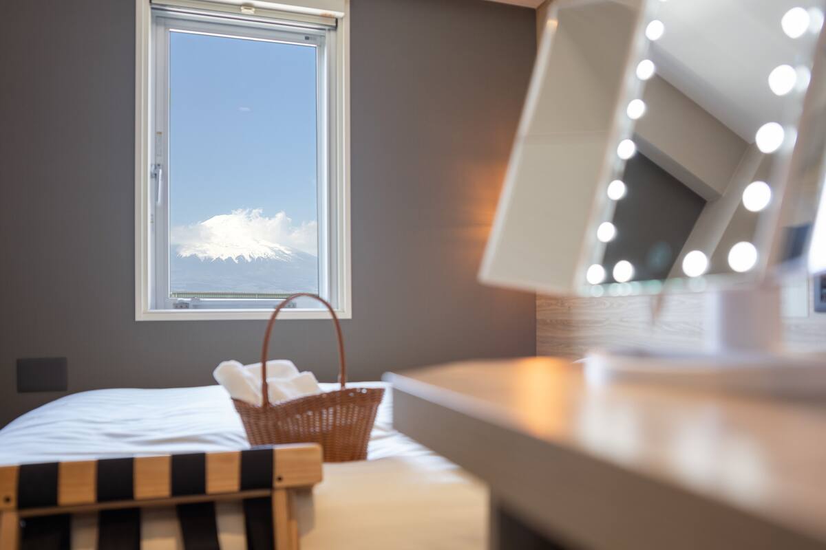 women only room(max occupancy includes children), non smoking | room amenity