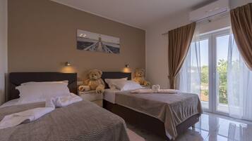 Villa, Private Pool | 5 bedrooms, desk, iron/ironing board, free WiFi