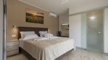 Villa, Private Pool | 5 bedrooms, desk, iron/ironing board, free WiFi