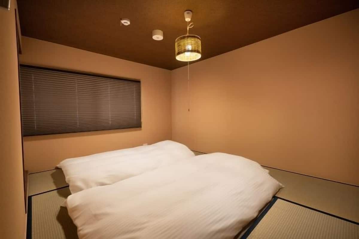 1 chambre, couette en duvet d'oie, surmatelas, rideaux occultants