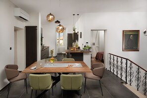 Appartement, vue mer | Restauration dans la chambre