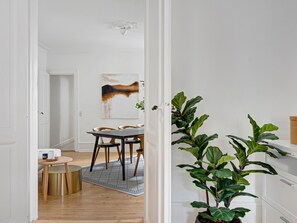 Apartment, 3 Bedrooms, City View | Living room