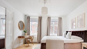 Apartment, 3 Bedrooms, City View - Sanders Stage - Chic 3-bdr Apt Near Nyhavn (Copenhagen)