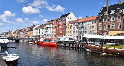 Sanders Stage - Chic 3-bdr Apt Near Nyhavn