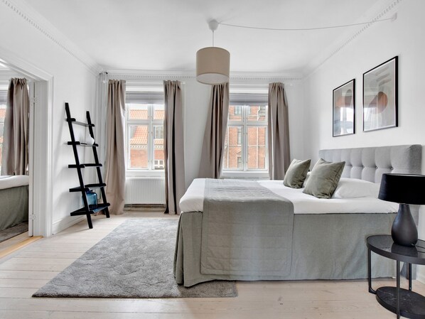 Room - Sanders Stage - Endearing 3-bdr. Apt. Near Nyhavn (Copenhagen)