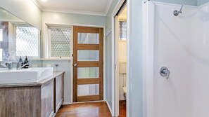 Een douche, een haardroger