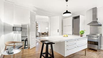 Apartment, 4 Bedrooms, City View | Interior
