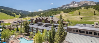 Ski in/out w/amazing views, fireplace, & community pool/hot tub/gym - Slopeside Shoshone Condo