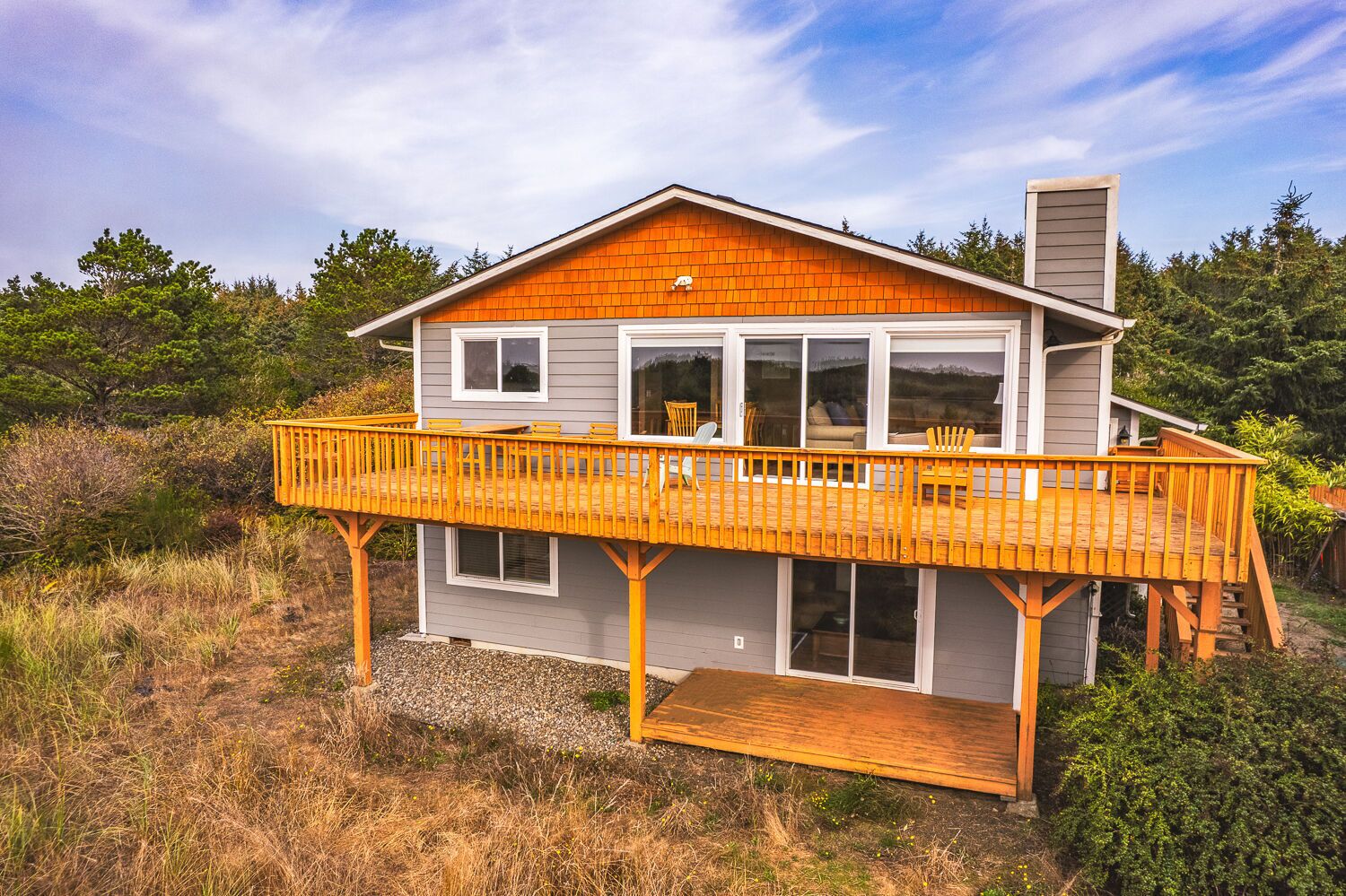 Big Bold House on the Dunes, Easy Walk to the Mighty Pacific Ocean