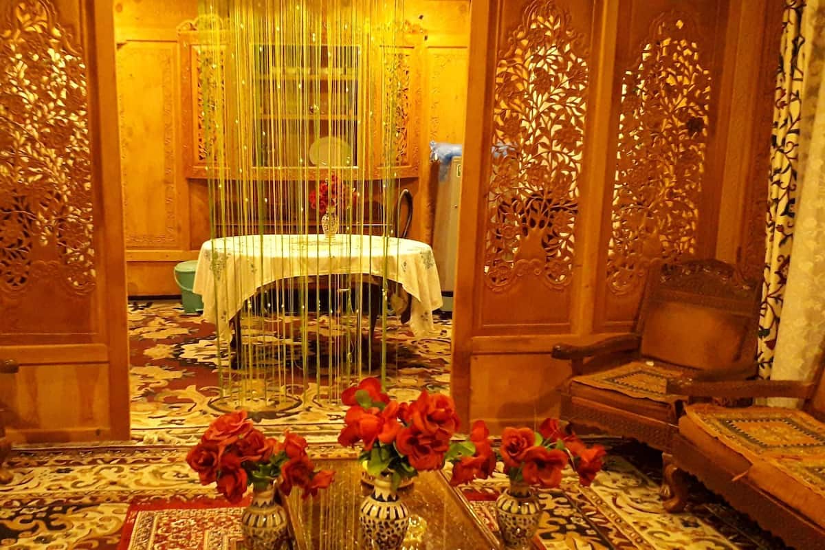 Quầy tiếp tân