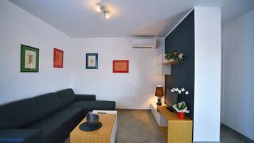 Villa | Living room | Flat-screen TV