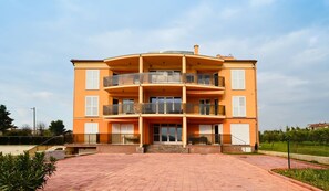 Appartement, 2 chambres, balcon | Façade de lâhĂ©bergement
