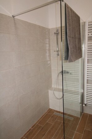 Apartment, 3 Bedrooms, Balcony, Garden View | Bathroom | Hair dryer, towels, shampoo - Barbara's 3 Bedroom Apartment (Liznjan)
