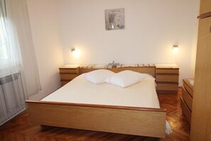 Apartment, 3 Bedrooms, Balcony, Garden View