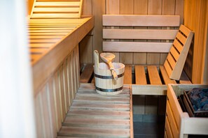 Sauna - Holiday Home With Hot tub and Sauna Sabina (Logatec)