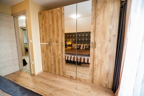 House (Four Bedroom House) | 4 bedrooms, individually decorated, WiFi