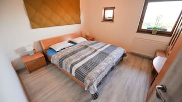 ์ํํธ (Wellness with hot tub&sauna) | 2 ๊ฐ์ ์นจ์ค, ์ ์์ฉ ์นจ๋