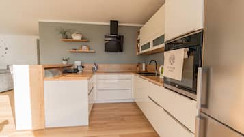 House (Three bedroom house) | Interior