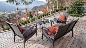 House (Three bedroom house) | Terrace/patio