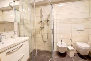 Bathroom - Apartment Vita (Brezice)