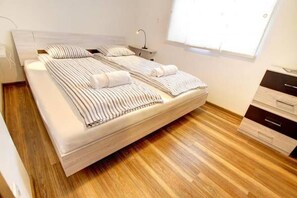 Apartment (Three Bedroom Apartment) | 3 bedrooms, free WiFi - Apartment Vita (Brezice)