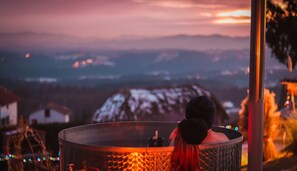 Romantic Cabin (Double room) | Private spa tub - Panorama Glamping Visole (Slovenska Bistrica)