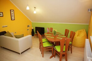 In-room dining - Lux Living Apartment Budic (Brezice)