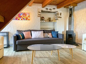 TV, DVD player, ping pong, books - Villa écrin charance (Gap)