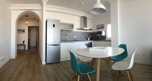 Apartment, 2 Bedrooms, Ocean View | Dining