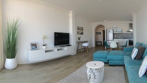 Leilighet, 2 soverom, havutsikt | Oppholdsområde
