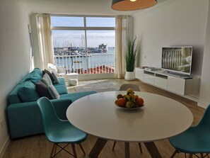 아파트, 침실 2개, 바다 전망 | 라운지