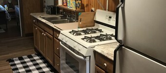 Newly Renovated Rustic Cabin w/WiFi in the Heart of the Finger Lakes