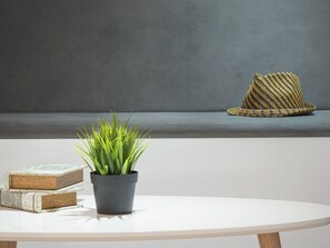 Room, 1 Bedroom, Smoking, Private Pool | Living area