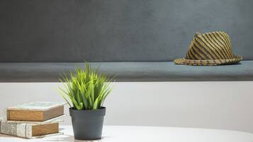 Room, 1 Bedroom, Smoking, Private Pool | Living area