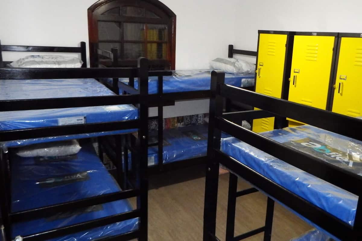 3 bedrooms, hypo-allergenic bedding, free WiFi, bed sheets
