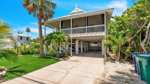 Exterior - Coconut Cottage by Duncan Real Estate (Anna Maria)