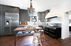 Private kitchen - Hill Country Jewel 35 minutes from Fredericksburg  (Mason)