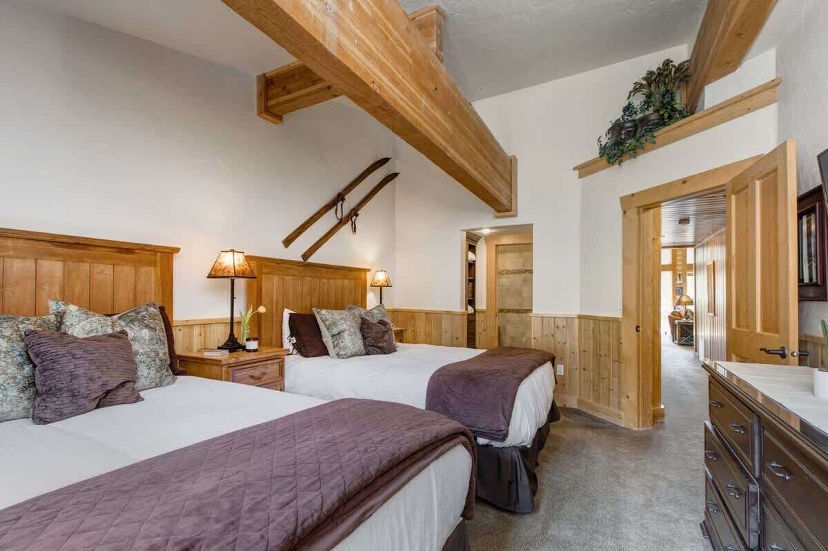 2 dormitorios, tabla de planchar con plancha, wifi gratis y ropa de cama