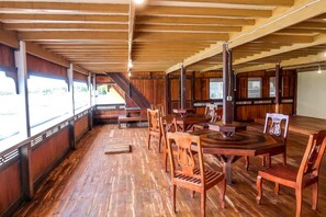 Restaurant - Phinisi Hostel Bira (Bira)