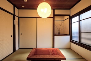 Flat-screen TV - Tsumugi Shichijokagiyacho (Kyoto)